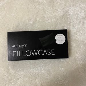 BRAND NEW BLACK SILK PILLOW CASE